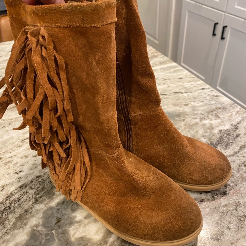 Tucker and Tate Fringe Suede Leather boots
